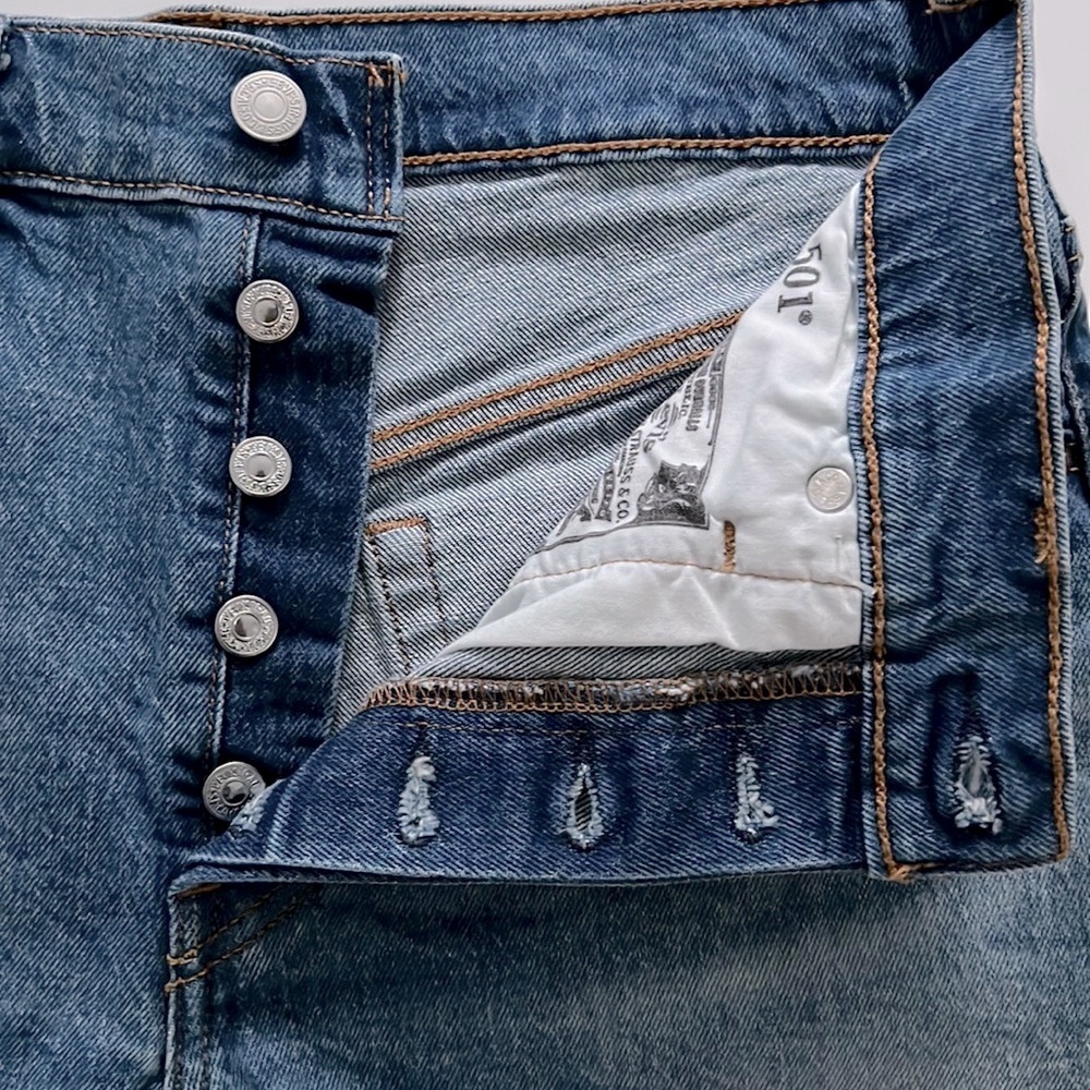 NWOT Levi’s 501 High Rise Shorts - Picture 10 of 13